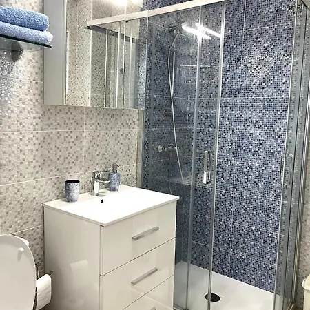 Panorama Apartment *